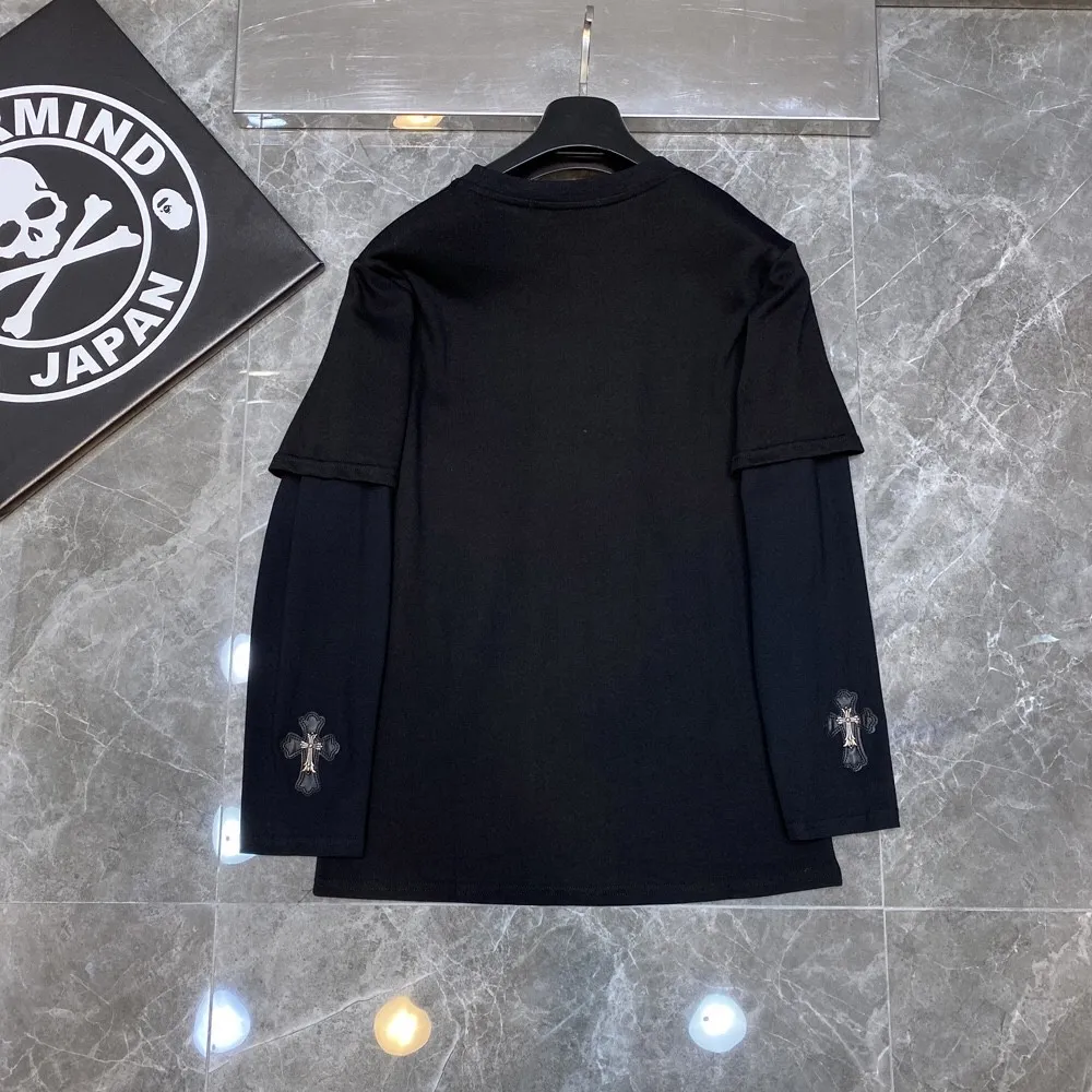 P220 Chrome Hearts long T series, synchronized with counters, two pieces of long-sleeved T-shirts with cross-stitched leather and fake leather on the arms. Same style as celebrities❤Specially customized version of 1:1 high weight fabric. Recommended color: black. Size: S, M, L, XL